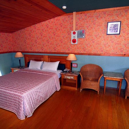 Paiwei Motel Tainan Dış mekan fotoğraf