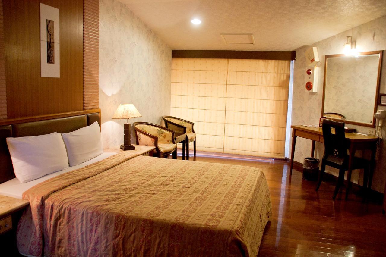 Paiwei Motel Tainan Dış mekan fotoğraf