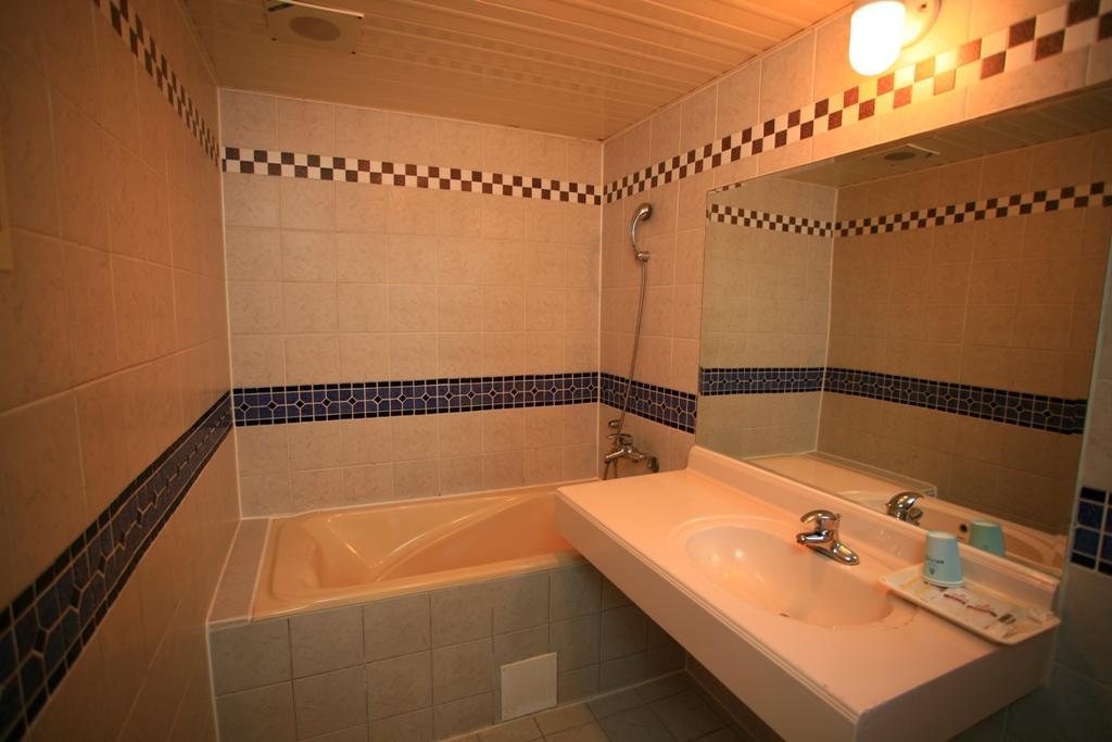 Paiwei Motel Tainan Dış mekan fotoğraf